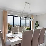 Star Apartments